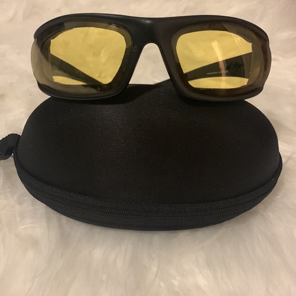Photochromic lens with cushion lined motorcycle glasses 😎 unisex - Picture 2 of 8
